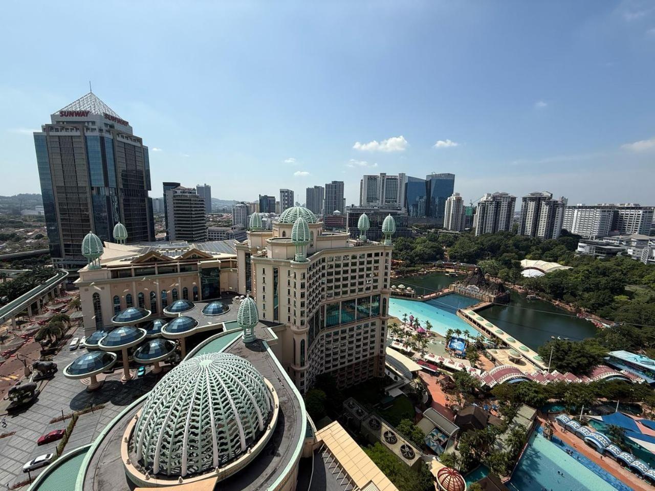 Raintree Home Resort Suites At Bander Sunway Pyramid Hotel Tower Петалинг-Джая Экстерьер фото